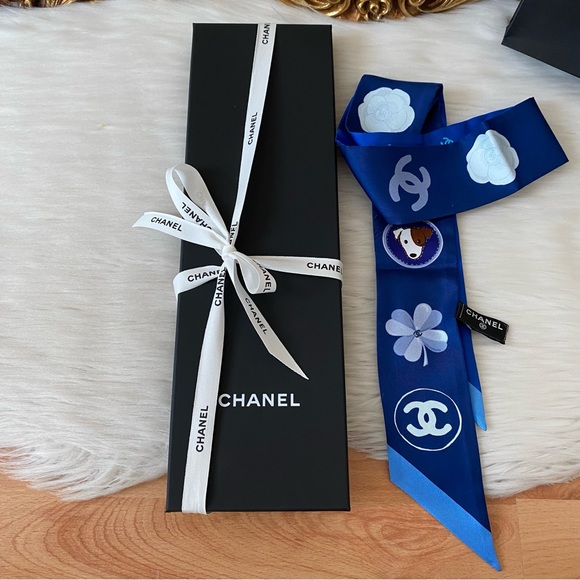 CHANEL Bandeau Silk Twill Scarf - Picture 10 of 14